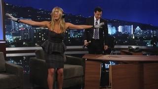 Jennifer Aniston v show Jemmyho Kimmela - Leden 2013 