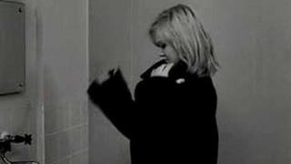 Lásky jedné plavovlásky (A Blonde In Love) / Milos Forman