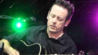 Luka Bloom - Throw Your Arms Around Me