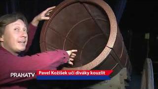 Pavel Kožíšek učí diváky kouzlit - PRAHA TV