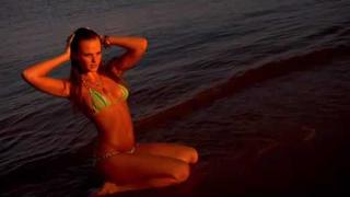 Sports Illustrated Swimsuit 2010 - Anne Vyalitsyna Profile 
