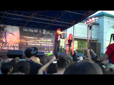 Profilový obrázek - Aaron Carter singing "I want Candy" and "Looking for a girlfriend" :)