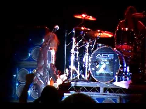 Profilový obrázek - Ace Frehley - Rocket Ride / Parasite at Stars & Stripes Festival in Mt Clemens, MI July, 1, 2011