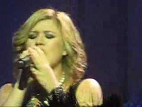 Profilový obrázek - "Addicted" -Kelly Clarkson (LIVE)