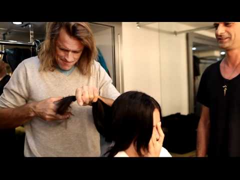 Profilový obrázek - Adriana Lima gets a 'Russell James Salon' Haircut [HD]