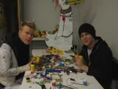 Profilový obrázek - Aki&Lauri painting some duckies