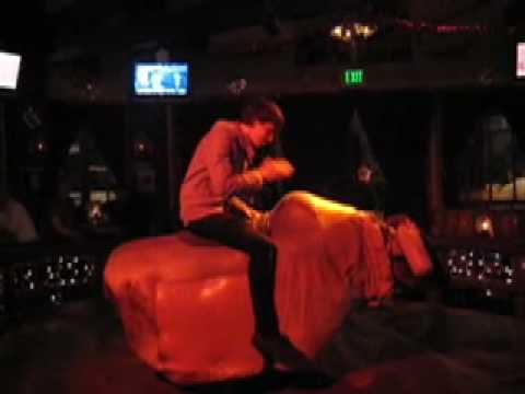 Profilový obrázek - Alex And Elliot Go Bull Riding