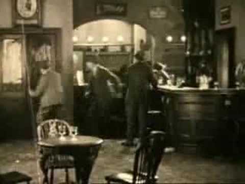 Profilový obrázek - Alfred Hitchcocks - THE LODGER-1927 - the mob scene