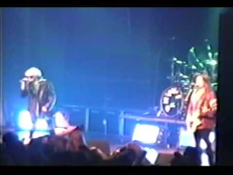 Profilový obrázek - Alice In Chains - We Die Young & Them Bones - Hollywood '92