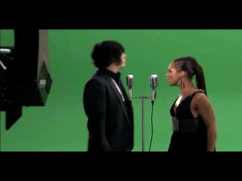 Profilový obrázek - Alicia Keys and Jack White of White Stripes talk Another Way