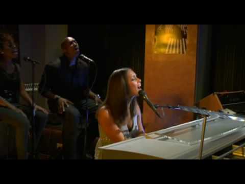 Profilový obrázek - Alicia Keys - Try Sleeping With a Broken Heart [Live Acoustic Version]