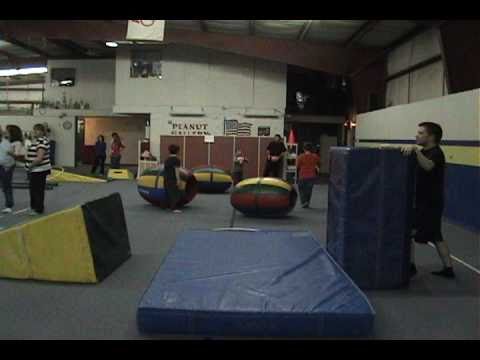 Profilový obrázek - Amazing 7 Year Old Tyler and Shane Barbus tricking and parkour training 2011
