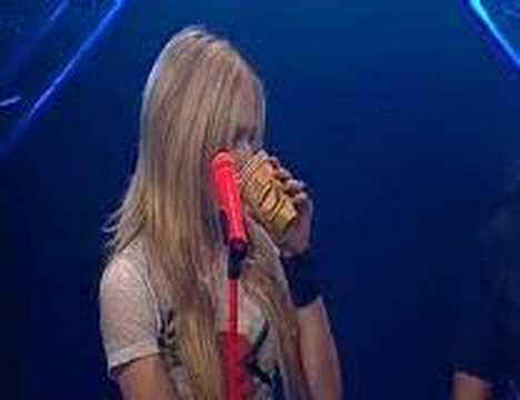 Profilový obrázek - Amazing Videos For Avril Lavigne (Girlfriend) (Live at VIVA)
