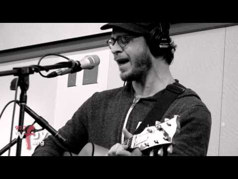 Profilový obrázek - Amos Lee - "Windows Are Rolled Down" (Live @ WFUV)