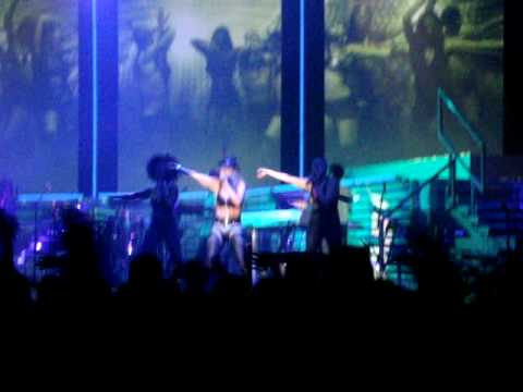 Profilový obrázek - Anastacia Live in Stockholm, Sweden June 9, 2009. "Left outside alone"