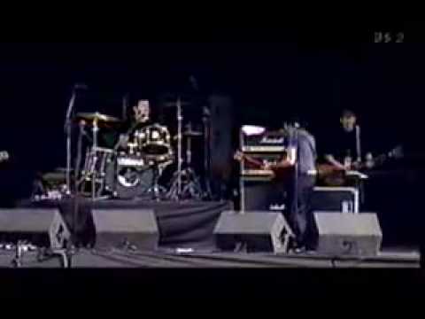 Profilový obrázek - ...And You Will Know Us by the Trail of Dead - Live at Reading Festival, 2001