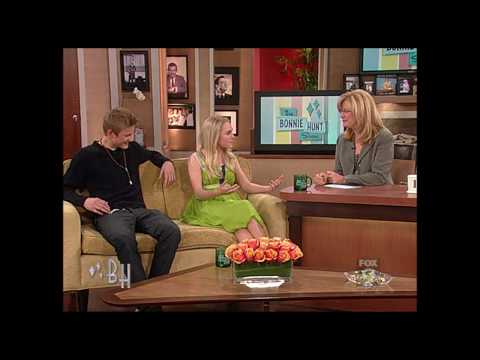 Profilový obrázek - AnnaSophia Robb and Alexander Ludwig on The Bonnie Hunt Show in HD