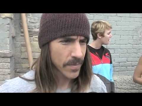 Profilový obrázek - Anthony Kiedis Interview Surfrider 11.09.10 Talks NEW Red Hot Chili Peppers Album & John Frusciante