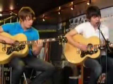 Profilový obrázek - Arctic Monkeys Acoustic On @ The Edge Radio Station