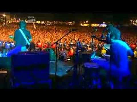 Profilový obrázek - Arctic Monkeys - Dancing Shoes Live at Reading 2006