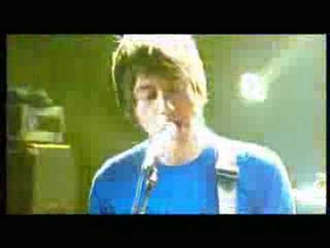 Profilový obrázek - Arctic Monkeys-you probably couldnt see for the lights but..