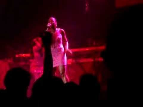 Profilový obrázek - Ashanti Performance at Hot 97 School's Out Concert Part 1