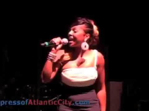 Profilový obrázek - Ashanti sings home at inaugural gala in Atlantic City