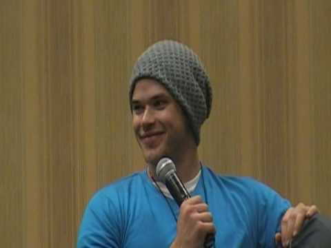 Profilový obrázek - At AccioCon talking about what is on his playlist