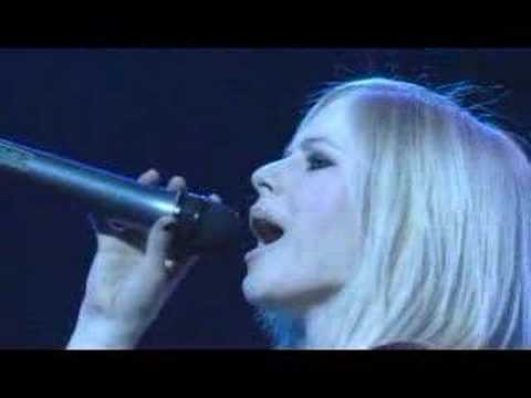 Profilový obrázek - Avril Lavigne - I'm With You live at budokan