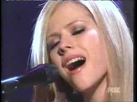 Profilový obrázek - Avril Lavigne - Nobody's Home (Live, Acoustic)