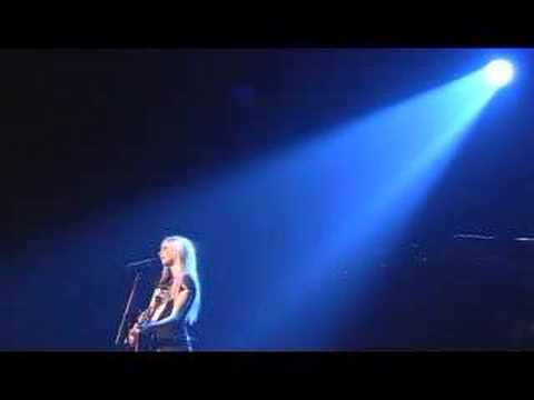 Profilový obrázek - Avril Lavigne - Nobody's Home live at Budokan