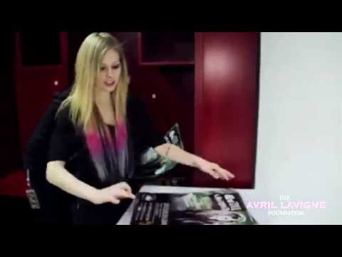 Profilový obrázek - Avril Lavigne - "Support for People with Disabilities" Behind the Scene (Part 1)
