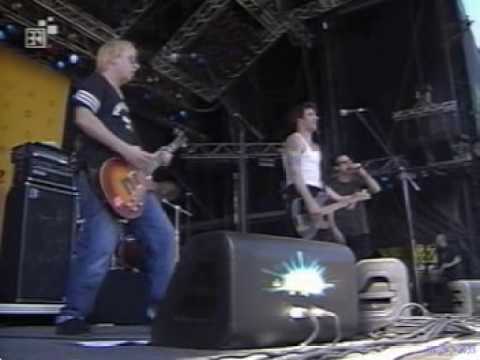Profilový obrázek - Bad Religion - 03 The Defense (Live 2002)