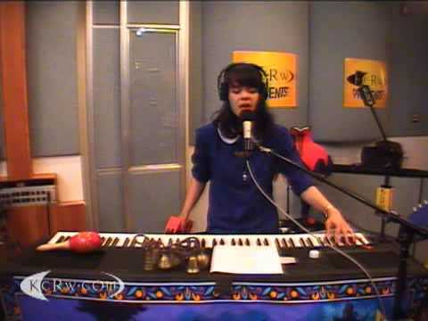 Profilový obrázek - Bat for Lashes - Good Love (Live at Morning Becomes Eclectic)