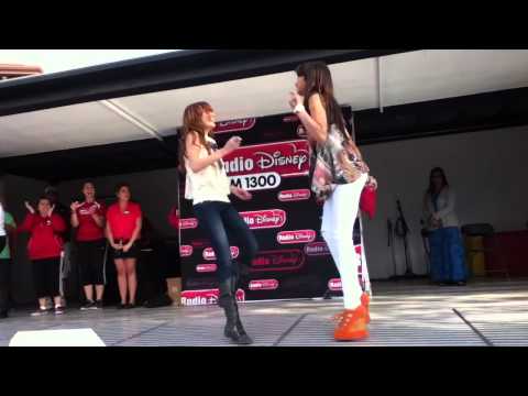 Profilový obrázek - Bella Thorne and Zendaya dancing 2011