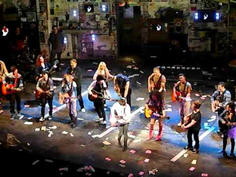 Profilový obrázek - Billie Joe Armstrong and Cast - American Idiot (Broadway) - Good Riddance (Time of your Life) finale