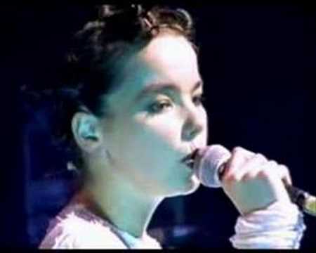 Profilový obrázek - Björk - Come to Me LIVE 1994 Vessel