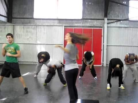 Profilový obrázek - Blast From The Past: 16 year old Victoria Justice Rehearses "Make It Shine" Dance