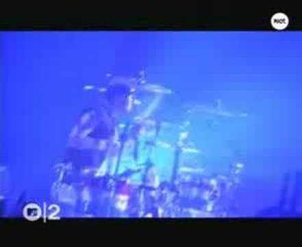 Profilový obrázek - Blink 182 - First Date (live at Chicago 2001)