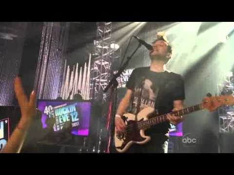 Profilový obrázek - Blink 182 - The Rock Show (Live Dick Clark's New Year's Rockin' Eve 2012)
