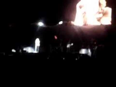 Profilový obrázek - Bon Jovi Livin On A Prayer Acapella Giants Night 3
