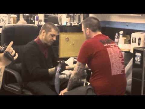 Profilový obrázek - Brian gets tattooed by Lars Frederiksen (Rancid, Old Firm Casuals, Bastards) Skunx Tattoo, London