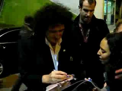 Profilový obrázek - Brian May Backstage Queen & Paul Rodgers 2008 Paris Bercy