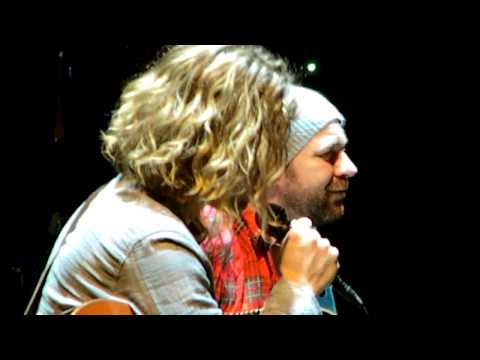 Profilový obrázek - Casey James (american idol) and Kristian Bush (Sugarland) HOLD ON written in sioux city, ia