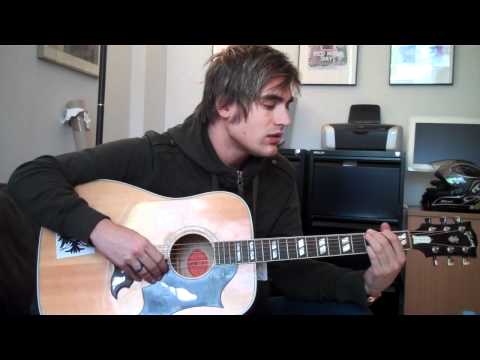 Profilový obrázek - Charlie Simpson playing acoustic Down Down Down for Sugarscape