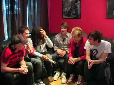 Profilový obrázek - Check Out This Exclusive Interview With Varsity Fanclub!