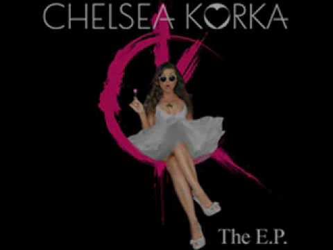 Profilový obrázek - Chelsea korka - make me feel ( lyrics)