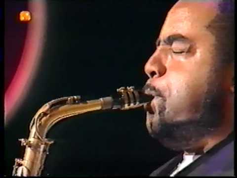 Profilový obrázek - Chips and Salsa. The Phil Collins Big Band feat. Gerald Albright on sax