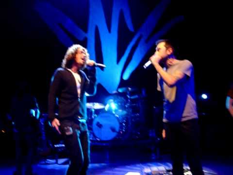 Profilový obrázek - Chris Cornell ft. Tim McIlrath - Hunger Strike (02-Mar-2009, London, UK.)