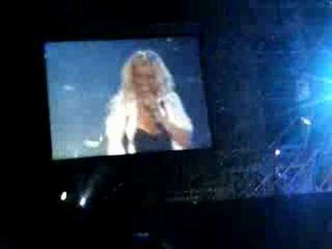 Profilový obrázek - christina aguilera was moved by korean fans and shed tears!!